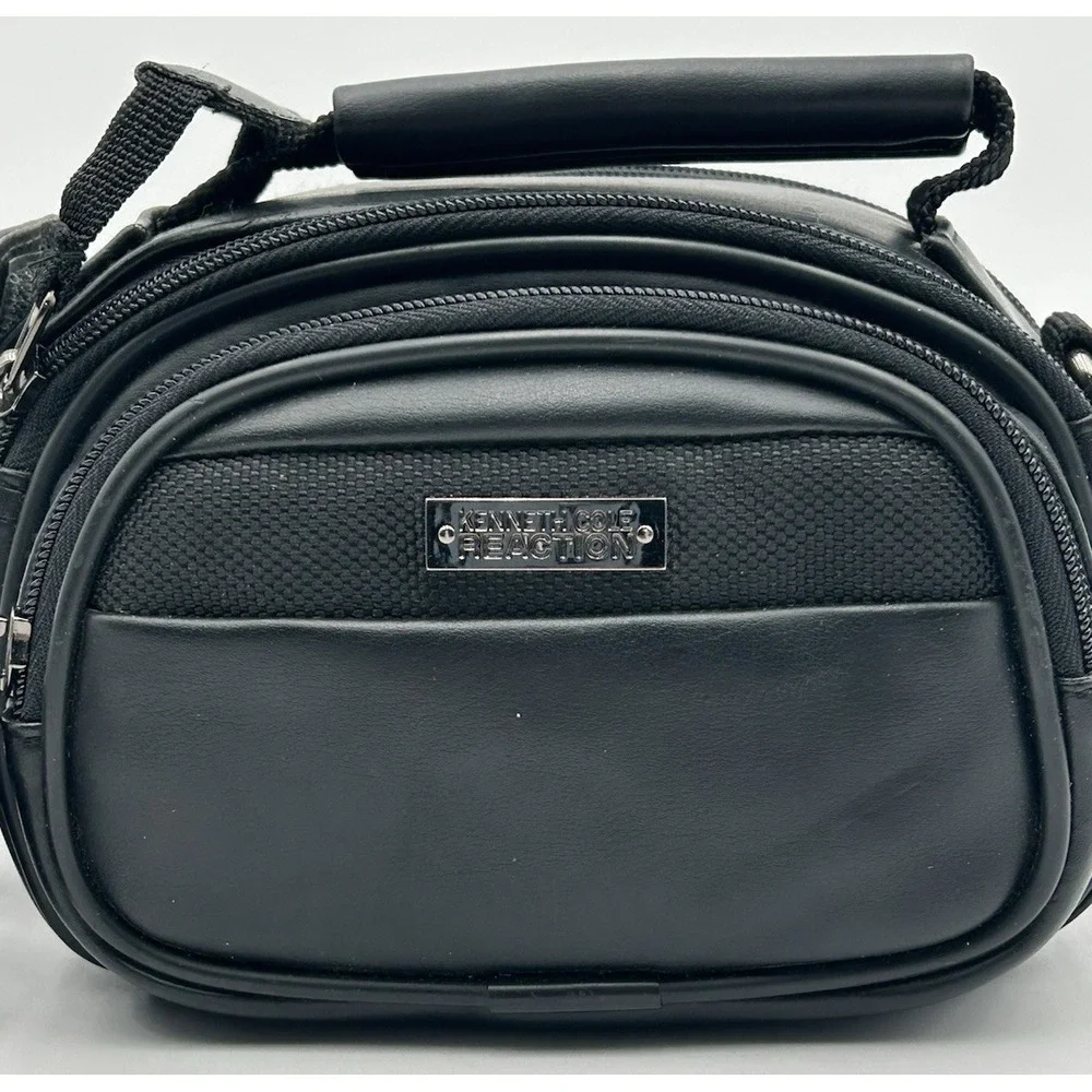 Kenneth Cole Reaction Mini Camcorder/Camera case 7x5.5x5 model‎ 554665 W/Strap